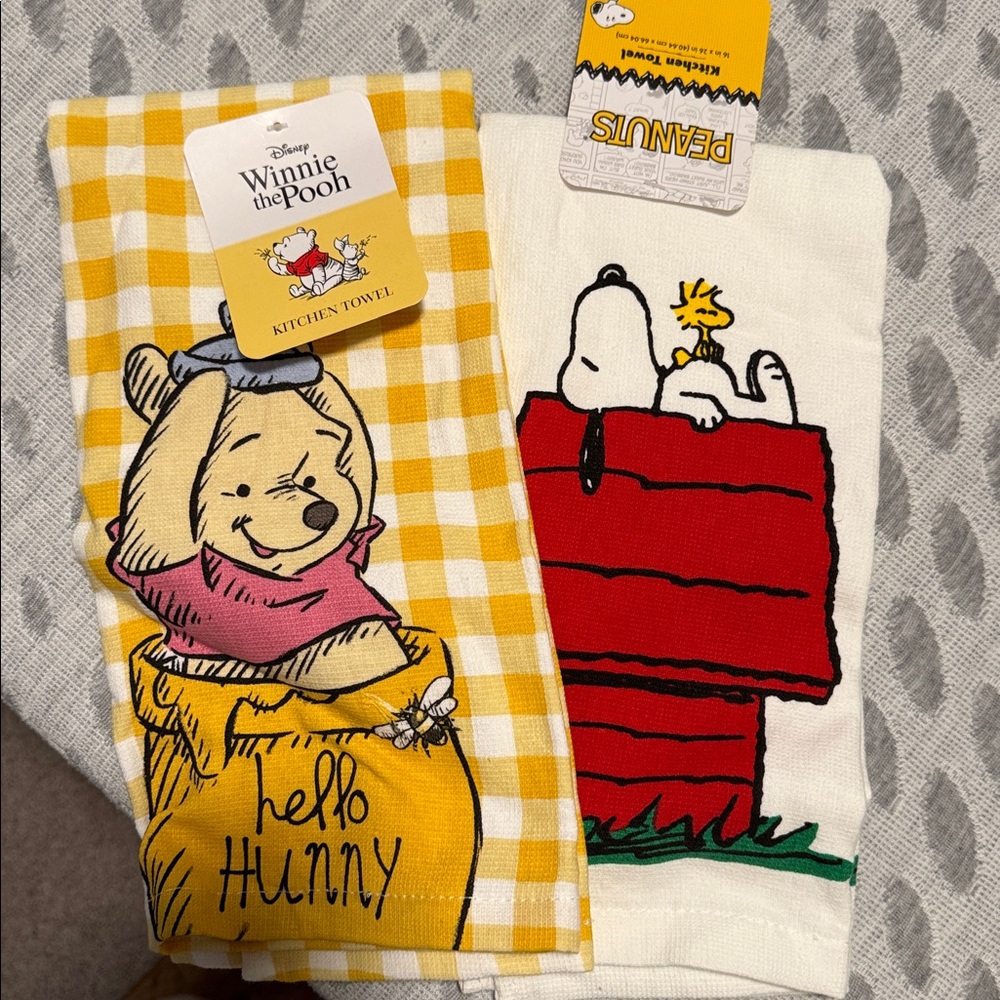 Disney Yellow and White Winnie the Pooh & Peanuts Towels
